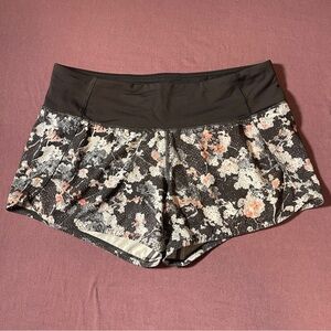 Lululemon Run Times Short II 4" Spring Bloom Multi / Black - Size 6 Floral